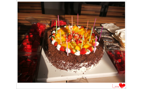 寒冬迎新年，祝福暖人心