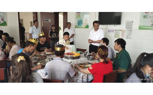 一句溫馨的祝福，一份熾熱的感情